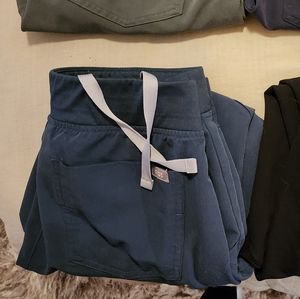 Figs jogger scrub pants!